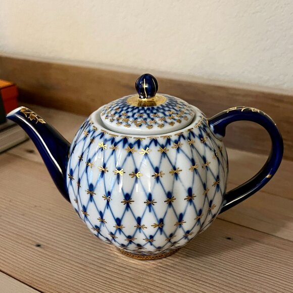 Lomonosov Imperial Russian Porcelain Teapot Cobalt Blue Net Tulip - Picture 2 of 4